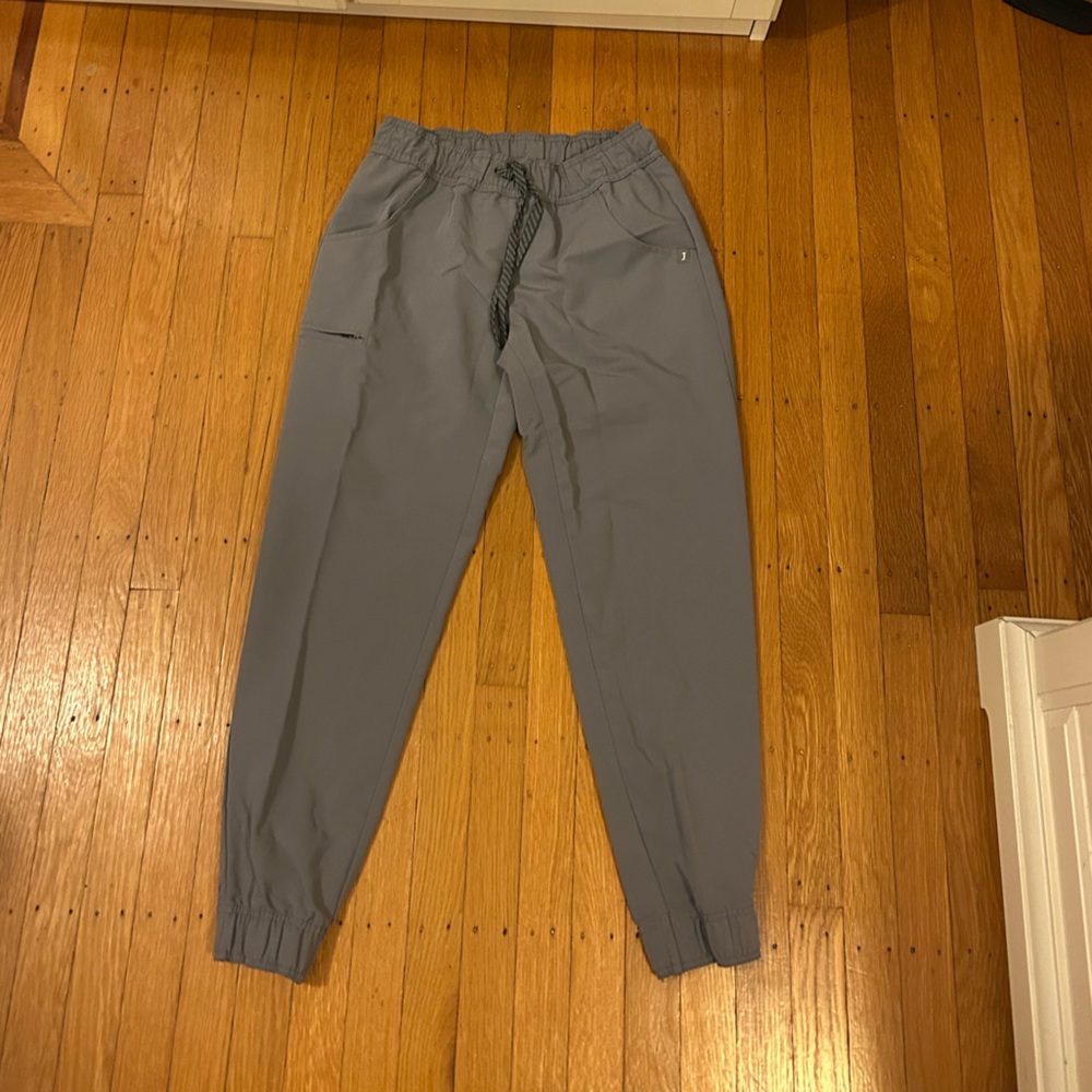 Jaanuu gray jogger scrub pant